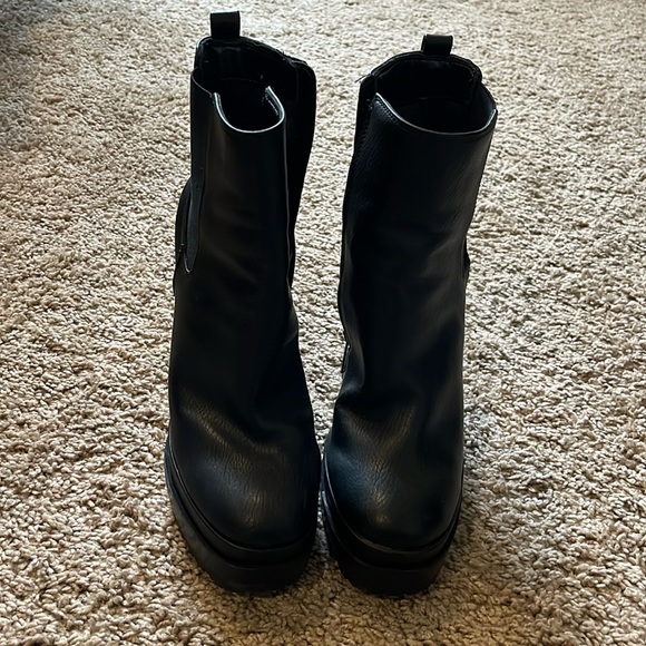 Platform booties - Picture 1 of 4